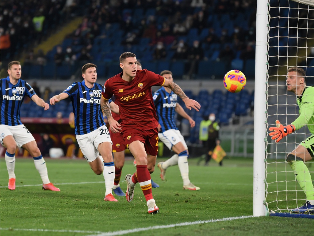 “曼联瞄准热刺门将！维卡里奥或成奥纳纳替身，列维谈判成关键”